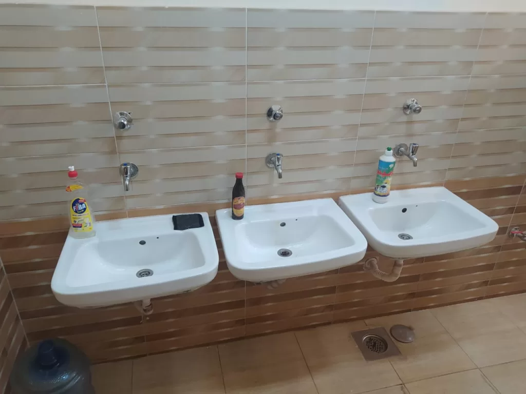 بالصور.. إنهاء تجهيز الاستراحات ولجان امتحانات الدبلومات الفنية بالبحيرة 14 - جريدة الجمهورية WhatsApp Image 2026 06 01 at 1.40.03 PM 1 - جريدة الجمهورية