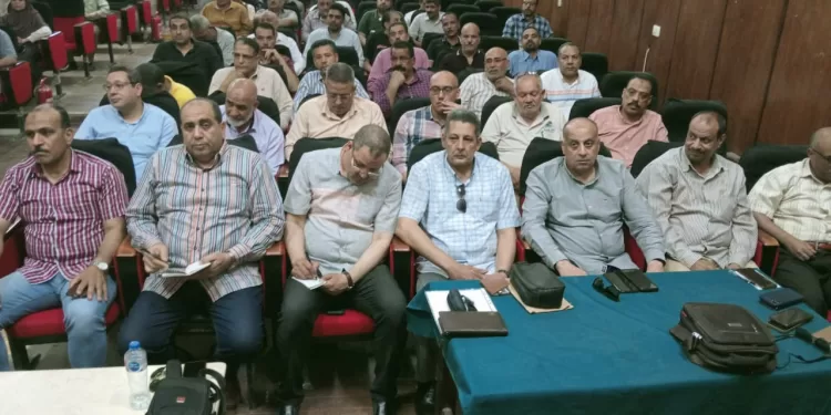 مدير تعليم أسيوط يناقش الاستعدادات النهائية لامتحانات الشهادة الإعدادية وإجراءات التصدي لحالات الغش