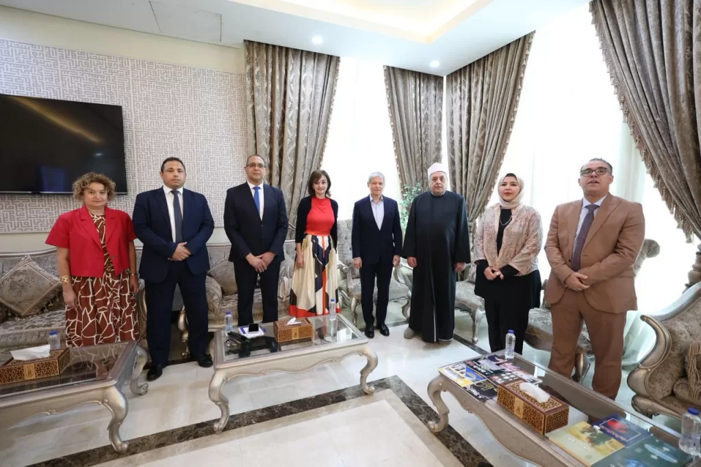 وكيل الأزهر يستقبل المرشح الروماني لمنصب الأمين العام للمنظمة الدولية للفرنكوفونية بمرصد الأزهر لمكافحة التطرف 2 - جريدة الجمهورية WhatsApp Image 2026 06 02 at 7.13.23 PM - جريدة الجمهورية