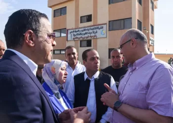 محافظ الإسكندرية يتفقد مشروع محطة رافع مياه «حياة كريمة» ببرج العرب