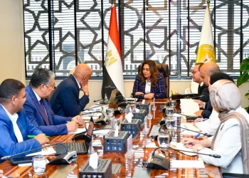 د. منال عوض: سرعة استكمال برنامج تتبع أسماك القرش بالبحر الأحمر.. ودعم تركيب الشمندورات بجنوب سيناء