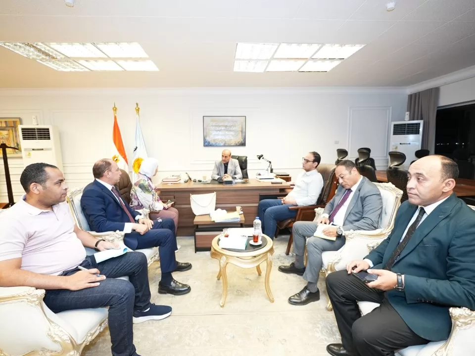 محافظ أسيوط يبحث ملفات المرافق والخدمات في لقائه الدوري بنواب البرلمان والشيوخ 4 - جريدة الجمهورية WhatsApp Image 2026 06 04 at 3.09.29 PM - جريدة الجمهورية