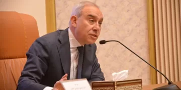 «الاستعلامات» تواجه «الجارديان» بالحقائق: رواياتكم الفردية لا تحجب جهود مصر الإنسانية