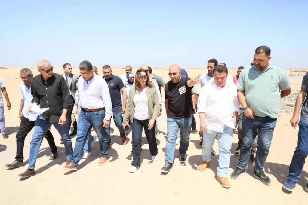 احتفالاً باليوم العالمي للبيئة .. وزيرة التنمية المحلية تتابع مشروعات بيئية وتنموية بالبحر الأحمر والمدفن الصحي برأس غارب 4 - جريدة الجمهورية WhatsApp Image 2026 06 05 at 5.56.07 PM 1 - جريدة الجمهورية