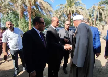 محافظ أسيوط يترأس وفدًا رسميًا وشعبيًا لتقديم واجب العزاء لأسر ضحايا حادث أبنوب