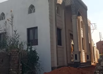 محافظ أسيوط يترأس وفدًا رسميًا وشعبيًا لتقديم واجب العزاء لأسر ضحايا حادث أبنوب