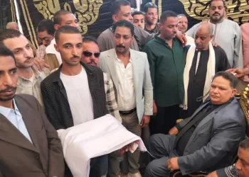 بالصور | «الجمهورية» تشهد صلحًا ثأريًا بأسيوط.. عائلتا دياب والطيب تطويان صفحة خصومة دامت 5 سنوات