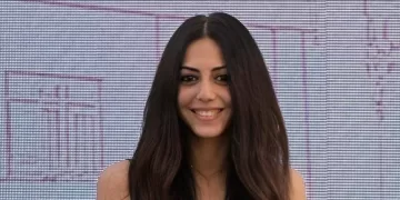 «أرشيف» خلود حسني بالأوبرا.. رحلة بصرية توثق ذاكرة الجسد والعلاج بالفن