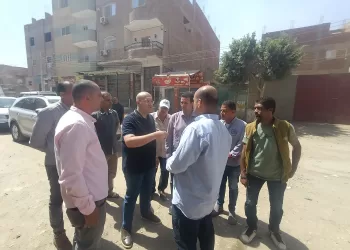 نائب محافظ الجيزة يتفقد منظومة النظافة.. ويوجه برفع الإشغالات في البدرشين