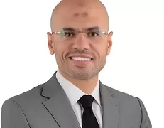 تقرير أكاديمي لجامعة القاهرة يرصد مخاطر العالم الافتراضي على الأطفال وآليات المواجهة