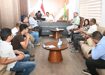 جهازا العاشر من رمضان وبدر يناقشان الحلول الفنية لخط مياه الري المعالج