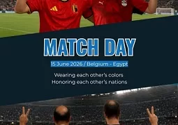 سفيرا مصر وبلجيكا يتبادلان قمصان المنتخبين قبل موقعة المونديال