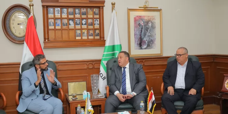 نقيب المهندسين يبحث التعاون المشترك في التدريب والتأهيل مع مدير برامج المياه والبنية التحتية ببعثة الاتحاد الأوروبي 1 - جريدة الجمهورية نقيب المهندسين يبحث التعاون المشترك في التدريب والتأهيل مع مدير برامج المياه والبنية التحتية ببعثة الاتحاد الأوروبي