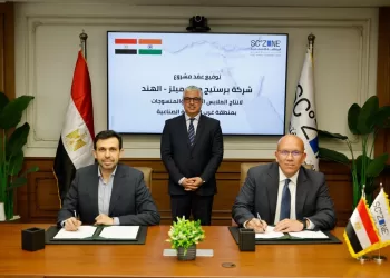 باستثمارات 20 مليون دولار.. رئيس اقتصادية قناة السويس يشهد توقيع عقد مشروع شركة «برستيج دينم ميلز» الهندية