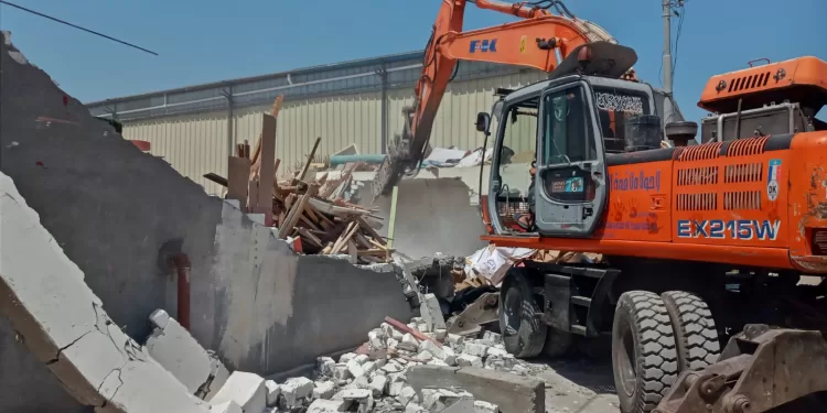 حملات مكثفة بالإسكندرية لإزالة التعديات على الأراضي الزراعية وأملاك الدولة