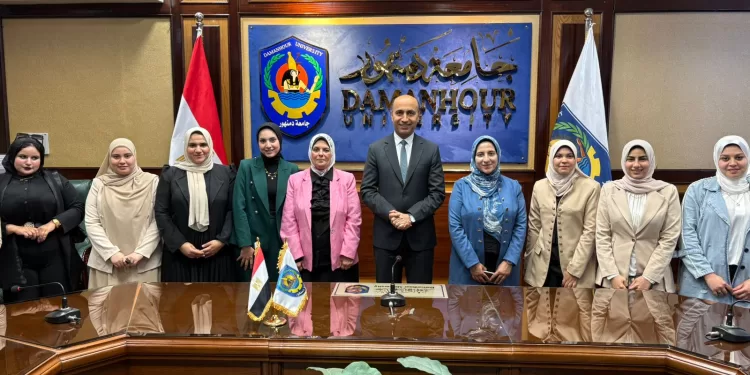 رئيس جامعة دمنهور يستقبل معيدي «التمريض» الجدد.. ويؤكد: نراهن على الشباب