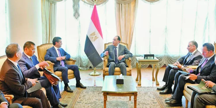 مصر وأوزبكستان تبحثان التعاون بالمناطق الصناعية 1 - جريدة الجمهورية «صلاح» و«دى بروين».. ونجوم تحت ضغط الملايين قبل المواجهة