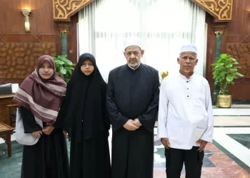 شيخ الأزهر يتكفل بعلاج طالب تايلاندي وتحمل نفقات سفر أسرته في لفتة إنسانية 3 - جريدة الجمهورية شيخ الأزهر يتكفل بعلاج طالب تايلاندي وتحمل نفقات سفر أسرته في لفتة إنسانية