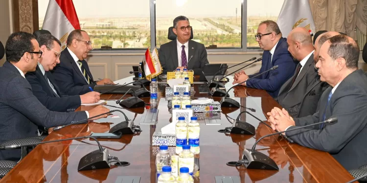 «التموين» تبحث إطلاق برامج تمويل ميسرة لدعم تحول منافذها لـ«كاري أون» 1 - جريدة الجمهورية «التموين» تبحث إطلاق برامج تمويل ميسرة لدعم تحول منافذها لـ«كاري أون»