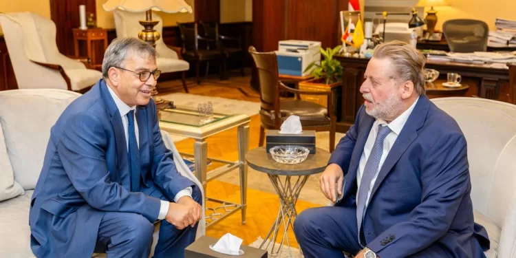 محافظ البنك المركزي المصري يبحث مع نظيره التونسي أوجه التعاون المشترك بين الجانبين