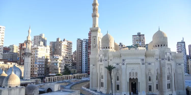 من مسجد «سيدي المرسي».. محافظ الإسكندرية يهنئ رئيس الجمهورية والشعب المصري والأمة الإسلامية والعربية بالعام الهجري الجديد 1 - جريدة الجمهورية من مسجد «سيدي المرسي».. محافظ الإسكندرية يهنئ رئيس الجمهورية والشعب المصري والأمة الإسلامية والعربية بالعام الهجري الجديد