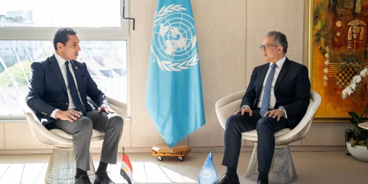 لبحث تعزيز التعاون في مجالات الرياضة والشباب.. جوهر نبيل يلتقي خالد العناني بمقر «اليونسكو» في باريس
