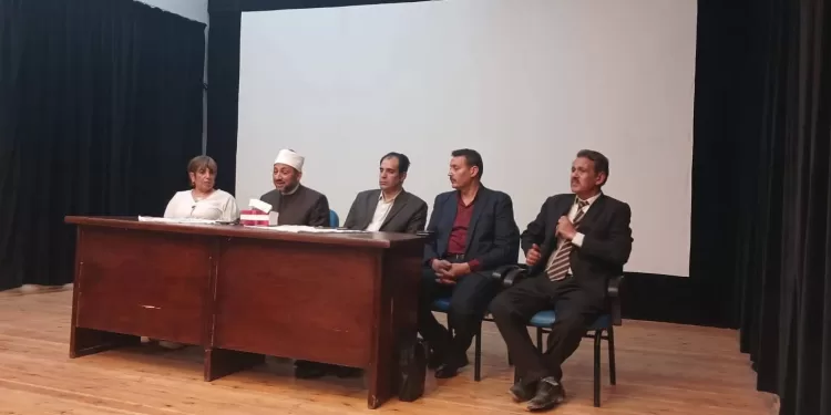 «دعم القيم والسلوكيات الإيجابية.. 30 يونيو نموذجًا» في أولى فعاليات صالون الثقافة الجماهيرية بالجيزة