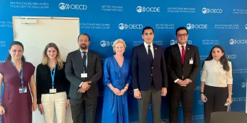 جوهر نبيل يستعرض مع OECD برامج دعم الحوكمة وتمكين الشباب