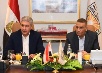 باستثمارات 25 مليار جنيه.. تفاصيل اجتماع وزير السياحة ومحافظ جنوب سيناء لمتابعة مشروع «التجلي الأعظم»