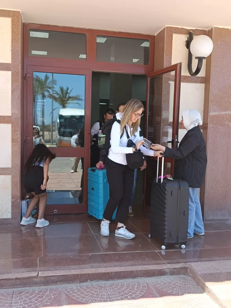160 رحلة شارتر لمطاري العلمين ومرسى مطروح تؤكد انتعاش السياحة بموسم صيف 2026 3 - جريدة الجمهورية WhatsApp Image 2026 06 20 at 9.51.38 AM - جريدة الجمهورية