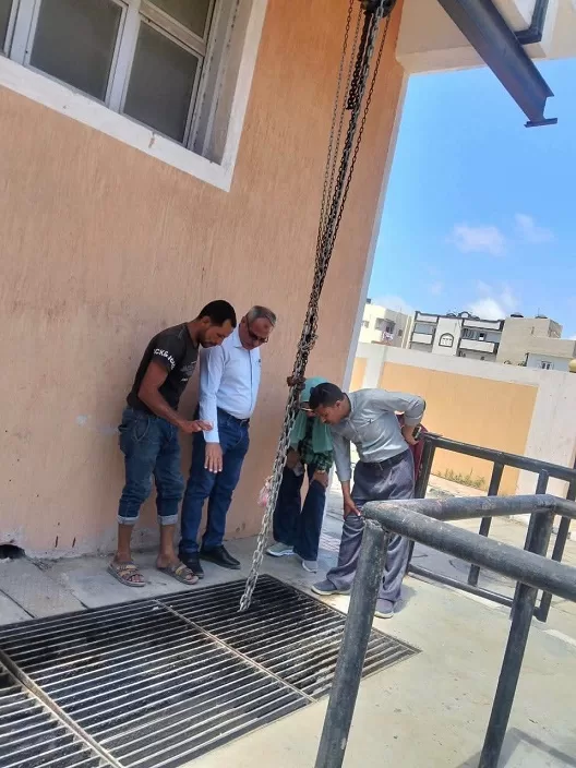 استجابة فورية: رئيس مدينة بلطيم يتابع ميدانيًا إنهاء مشكلة الصرف الصحي بقرية «البنائين»