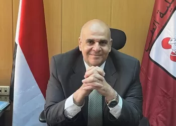 تهنئة رسمية من عميد طب القاهرة للدكتور عمر عزام لمنصبه الطبي الجديد