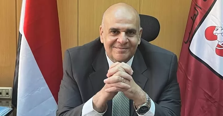 تهنئة رسمية من عميد طب القاهرة للدكتور عمر عزام لمنصبه الطبي الجديد