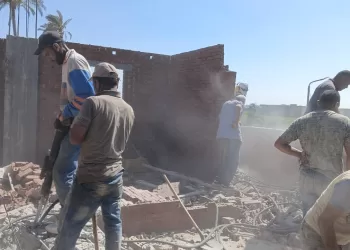 حملات إزالة مخالفات البناء والتعديات لا تتوقف بجميع أحياء الإسكندرية 4 - جريدة الجمهورية حملات إزالة مخالفات البناء والتعديات لا تتوقف بجميع أحياء الإسكندرية