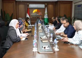 مراكز تكنولوجية متنقلة ومطبات لـ«البحر الأعظم».. كشف حساب حي جنوب الجيزة أمام المحافظ