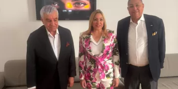 زاهي حواس يُطلق مشروع «كليوباترا: الحقيقة» عبر تجربة واقع افتراضي من قصر ريالي بميلانو