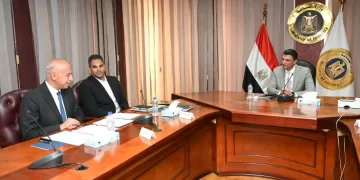 وزير الصناعة يبحث مع «أونا إلكتريك» آليات دعم وتطوير مكونات الصناعات الكهربائية المحلية