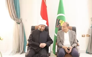 تطوير البهنسا ودعم قرى بني مزار.. أبرز ملفات لقاء وزير الأوقاف ومحافظ المنيا