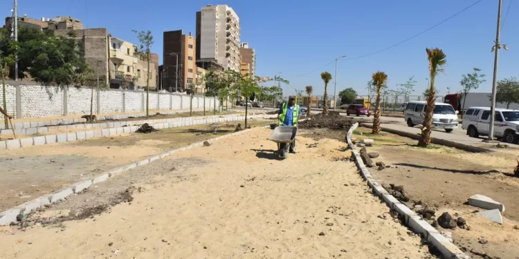 محافظ أسيوط يتفقد تطوير ميدان قناطر أسيوط بالوليدية بالمشاركة المجتمعية 1 - جريدة الجمهورية محافظ أسيوط يتفقد تطوير ميدان قناطر أسيوط بالوليدية بالمشاركة المجتمعية