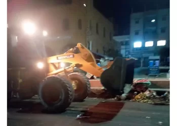 رئيس مركز ومدينة بلطيم الجديد يقود حملة مكبرة لتطهير شارع «جمال عبد الناصر» وإزالة الإشغالات 5 - جريدة الجمهورية رئيس مركز ومدينة بلطيم الجديد يقود حملة مكبرة لتطهير شارع «جمال عبد الناصر» وإزالة الإشغالات