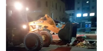 رئيس مركز ومدينة بلطيم الجديد يقود حملة مكبرة لتطهير شارع «جمال عبد الناصر» وإزالة الإشغالات