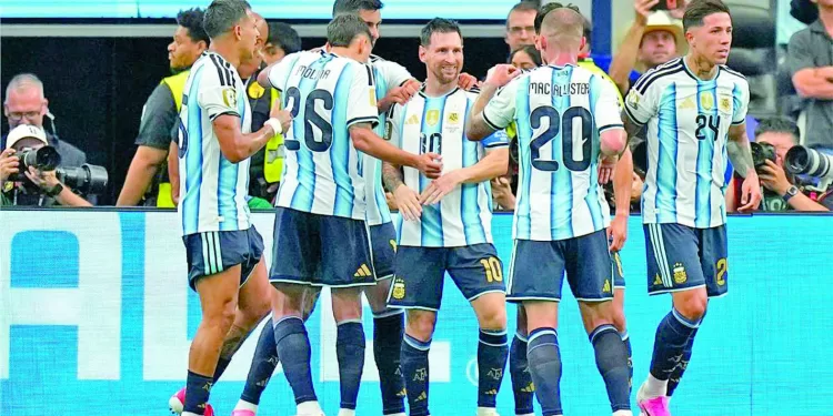 الأرجنتين تدافع عن عرشها.. والرأس الأخضر يطرق أبواب المجد