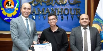 جامعة دمنهور تستعرض إنجازاتها وتستعد للعام الجامعي الجديد في اجتماع مجلسها الدوري
