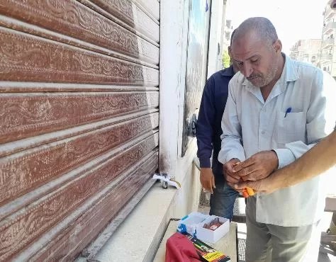 محافظ أسيوط: حملات مكثفة لرفع الإشغالات ومراجعة تراخيص المحال والإعلانات لتحقيق الانضباط بالشارع 2 - جريدة الجمهورية 1 30 - جريدة الجمهورية