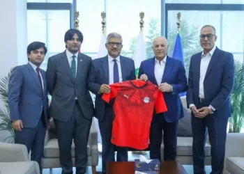 أبوريدة يستقبل سفير باكستان لبحث سبل تعزيز التعاون الرياضي