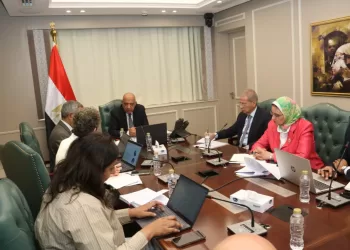 اجتماع موسع بين وزيري الكهرباء والتخطيط ووفد البنك الدولي لبحث تمويل البنية التحتية الكهربائية 2 - جريدة الجمهورية اجتماع موسع بين وزيري الكهرباء والتخطيط ووفد البنك الدولي لبحث تمويل البنية التحتية الكهربائية
