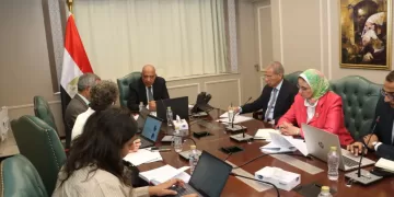 اجتماع موسع بين وزيري الكهرباء والتخطيط ووفد البنك الدولي لبحث تمويل البنية التحتية الكهربائية