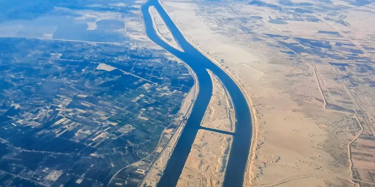 من جبل طارق إلى السويس: لماذا ينبغي لمصر مراقبة مسارات هذه الناقلات؟