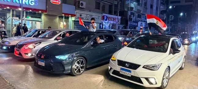 فرحة عارمة في الشرقية: «الشراقوة» يحتفلون بالتأهل التاريخي للفراعنة إلى دور الـ16 في المونديال 4 - جريدة الجمهورية 3 4 - جريدة الجمهورية