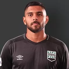 المقاولون العرب يُدعم هجومه بضم شادي حسين لاعب الأهلي وزد السابق